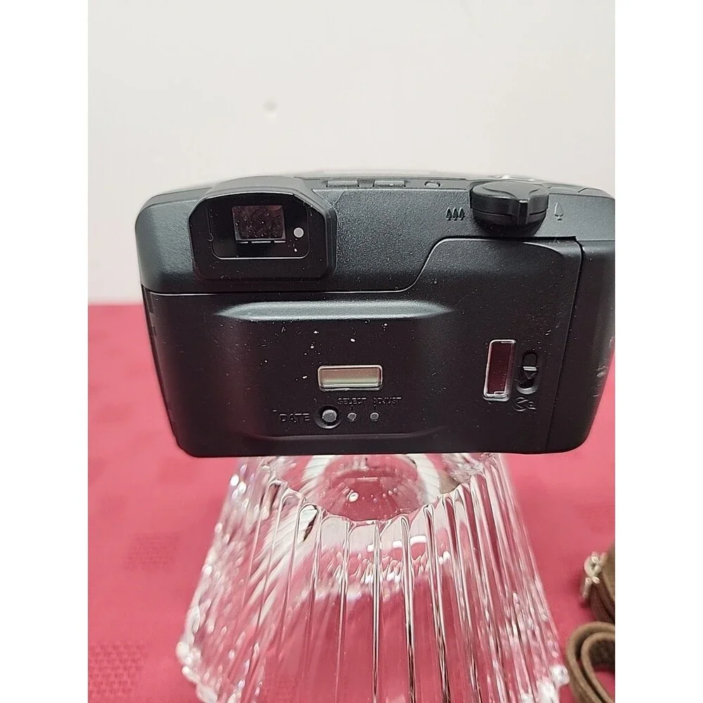 Pentax IQZoom EZY-80 35mm Point & Shoot Film Camera W 1 800  Roll Film And Casev